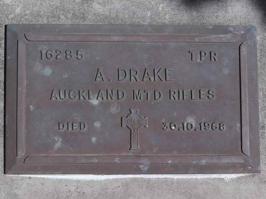 Photo of headstones/Absalom Drake d 1968 hdstn Dunedin